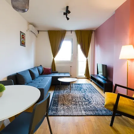 Apartamento Kej One Bedroom Apartment-free Private Parking-fast Wi-fi