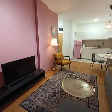 Kej One Bedroom Apartment-free Private Parking-fast Wi-fi