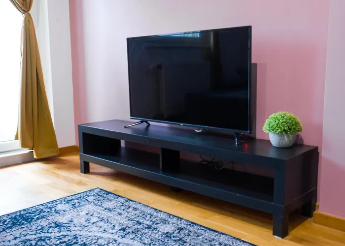 Kej One Bedroom Apartment-free Private Parking-fast Wi-fi *