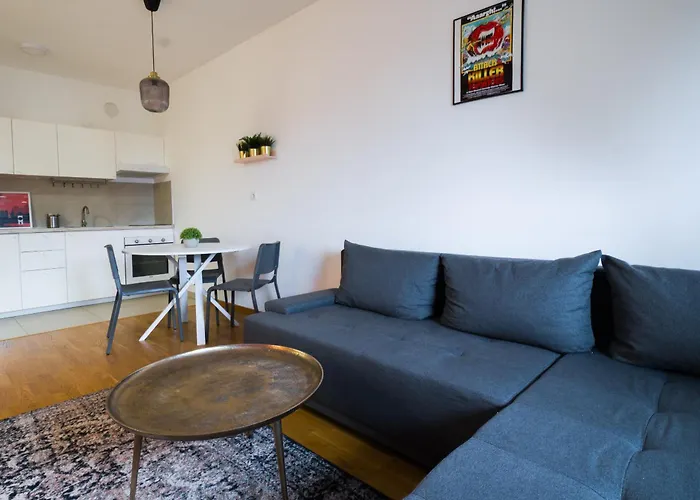 Kej One Bedroom Apartment-free Private Parking-fast Wi-fi