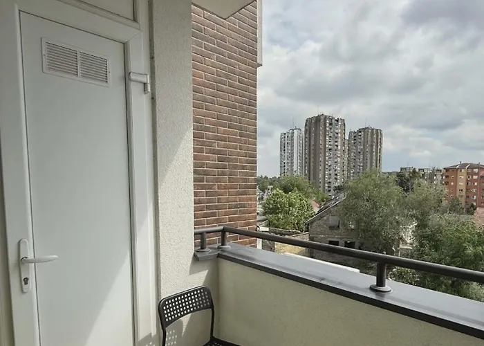 Kej One Bedroom Apartment-free Private Parking-fast Wi-fi Novi Sad